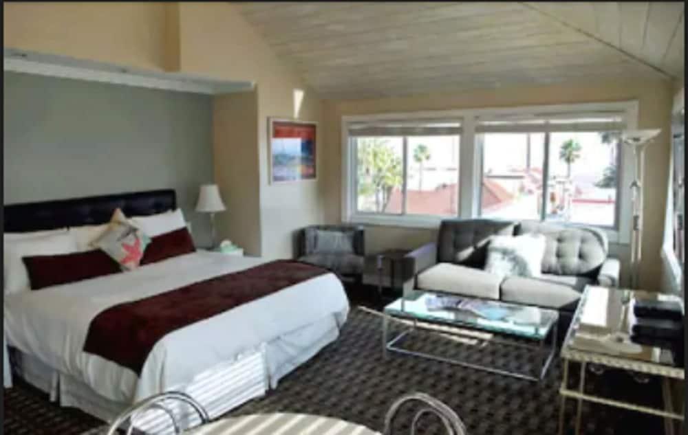 Glenmore Plaza Hotel Avalon Extérieur photo