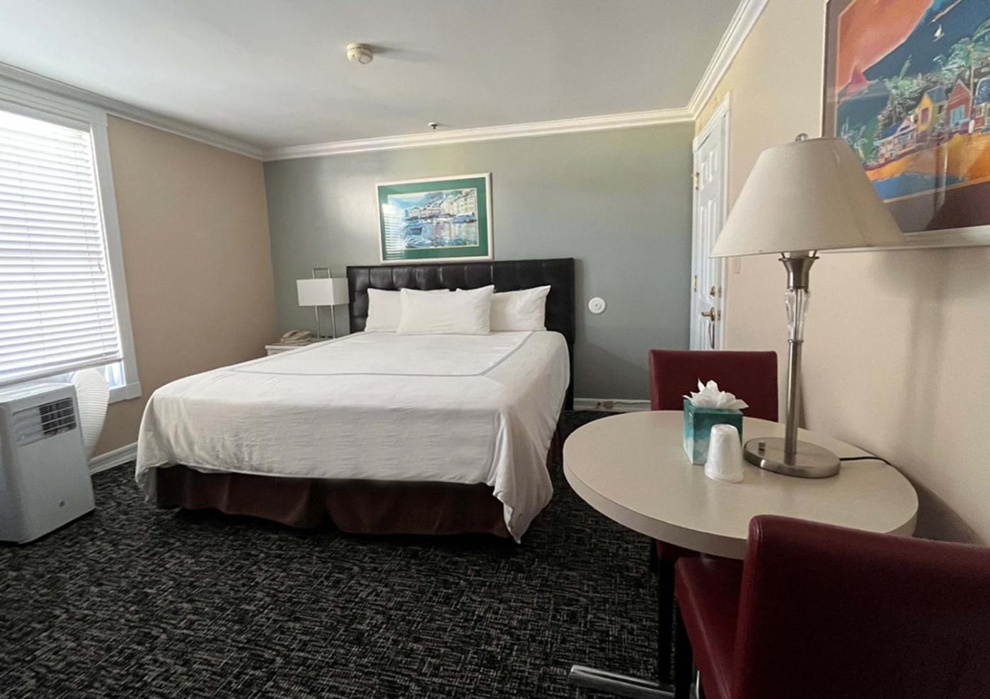 Glenmore Plaza Hotel Avalon Extérieur photo