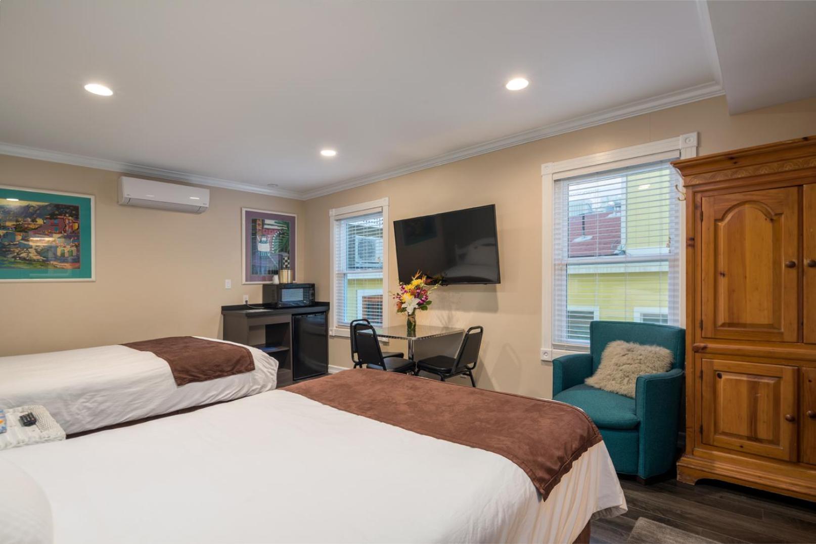Glenmore Plaza Hotel Avalon Extérieur photo